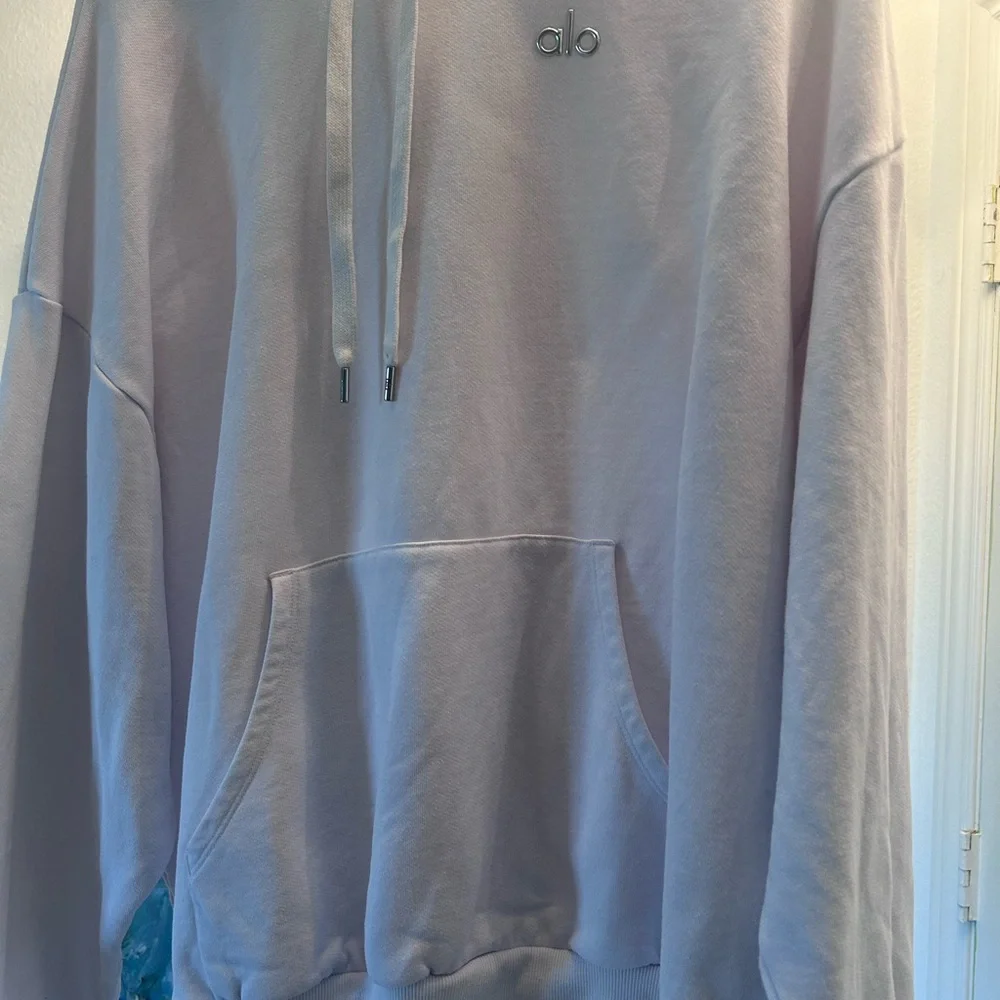 ALO Yoga white Hoodie with Embroidered Logo - Picture 4 of 13
